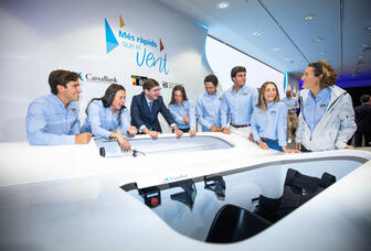 Nico and Team present the AC40 Simulator to CaixaBank President José Ignacio Goirigolzarri
